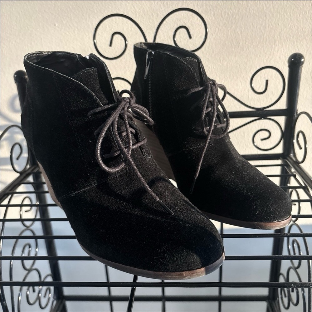 Black lace up wedge Boots